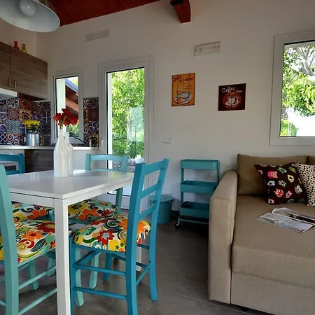 Casa Degli Avi Don Neli, Immersa Nella Natura מודיקה