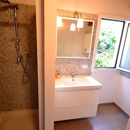 Casa Degli Avi Don Neli, Immersa Nella Natura מודיקה