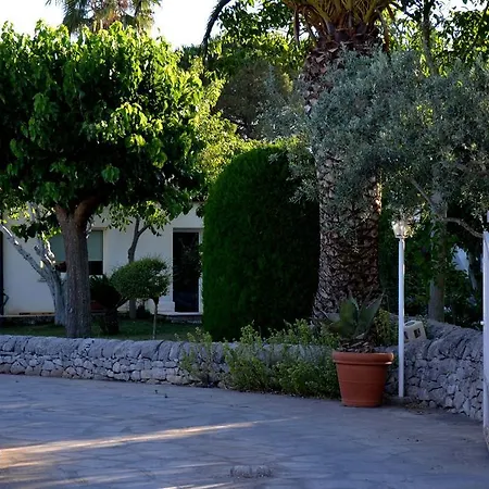 בית נופש Casa Degli Avi Don Neli, Immersa Nella Natura מודיקה